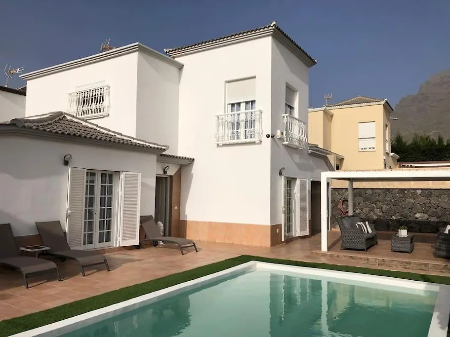 Villa Vanesa Luxury Private Villa With A Heated Pool, 4 Bedrooms And 4 Bathrooms Costa Adeje  Espagne