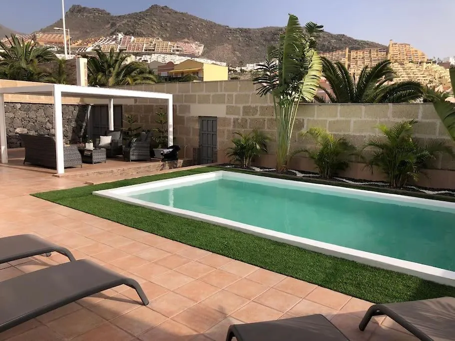 Villa Vanesa Luxury Private Villa With A Heated Pool, 4 Bedrooms And 4 Bathrooms Costa Adeje  0*, Costa Adeje (Tenerife) Espagne